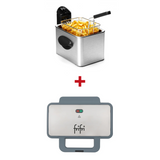 Een Pack: J'emménage met een mini-friteuse voor frietjes in roestvrij staal boven een XXL croque-monsieur apparaat, gescheiden door een rood plusteken op witte achtergrond - het ideale keukenduo.